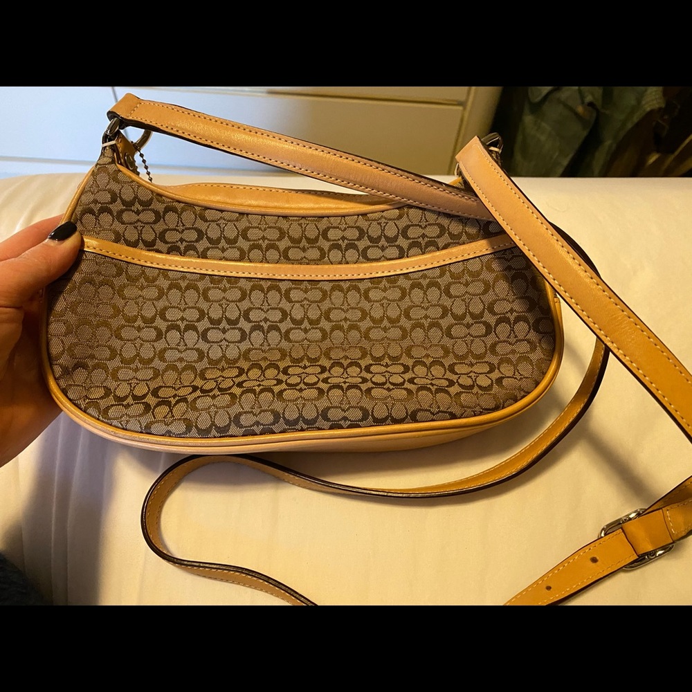 Coach crossbody - Picture 2 of 3